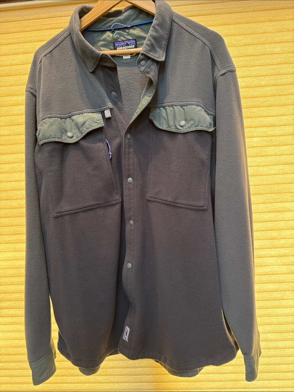 Patagonia Dark Gray Fleece Shirt Jacket with Olive Chest Flaps